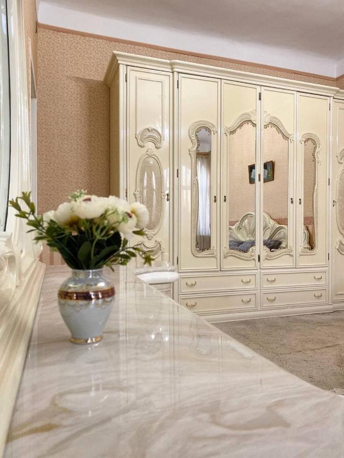 Світло Є! Історичний Центр! Appartement Kiev Buitenkant foto
