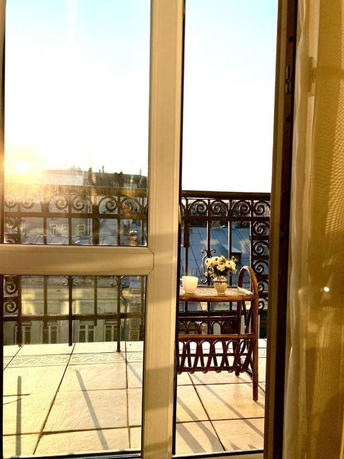 Світло Є! Історичний Центр! Appartement Kiev Buitenkant foto