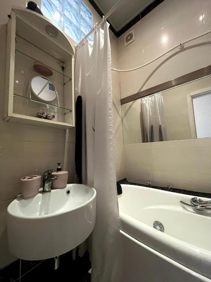 Світло Є! Історичний Центр! Appartement Kiev Buitenkant foto