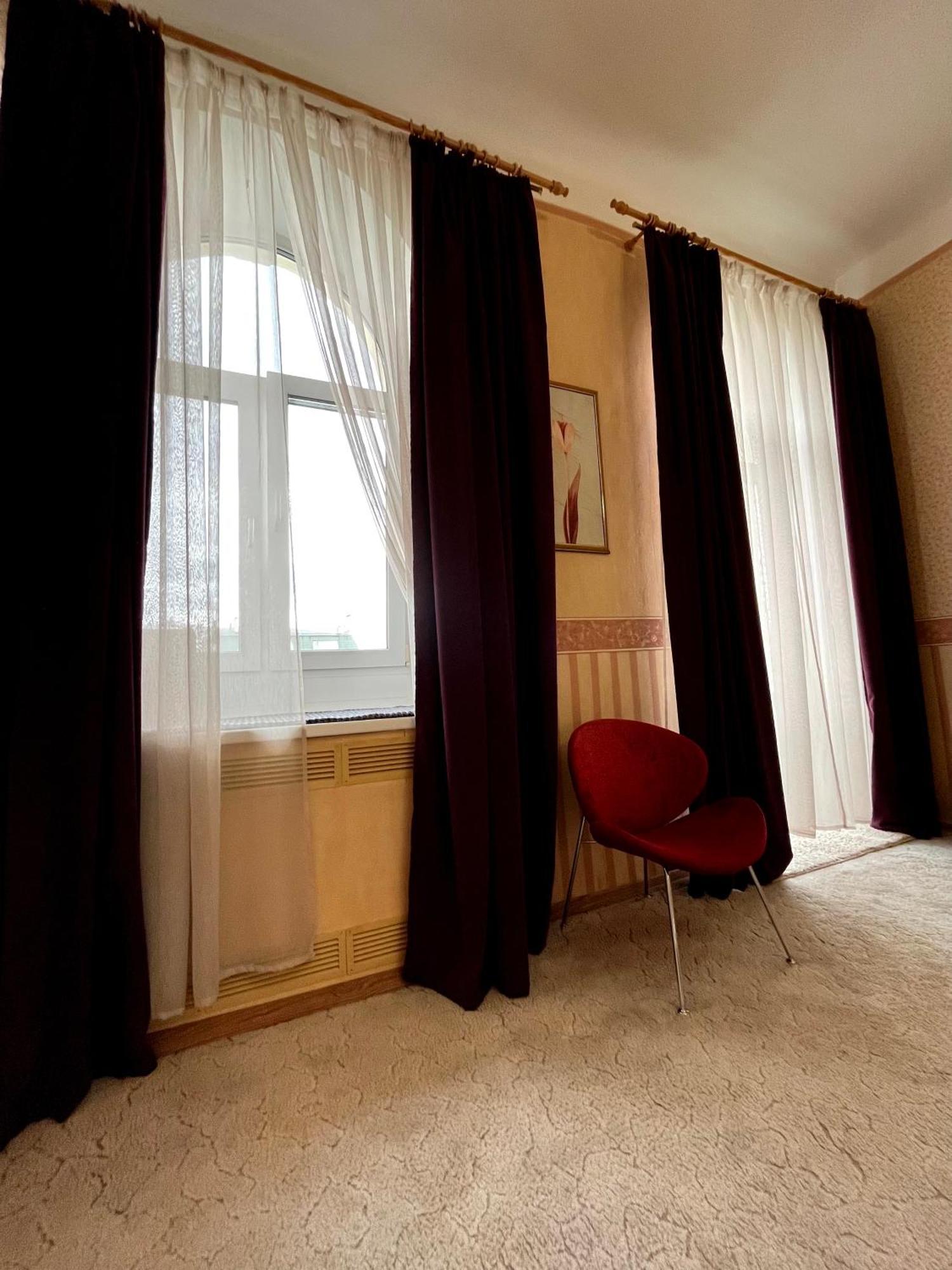 Світло Є! Історичний Центр! Appartement Kiev Buitenkant foto
