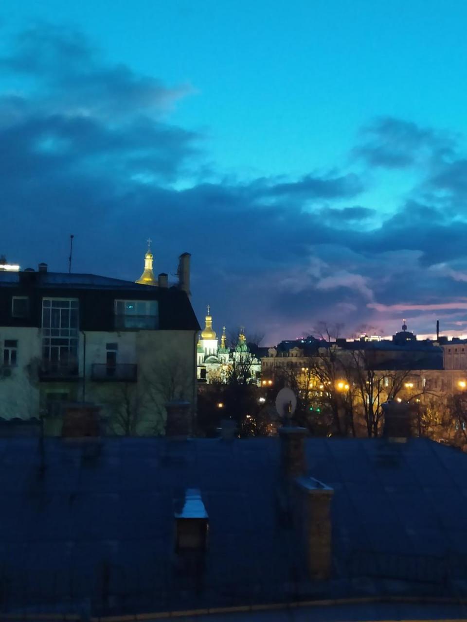 Світло Є! Історичний Центр! Appartement Kiev Buitenkant foto